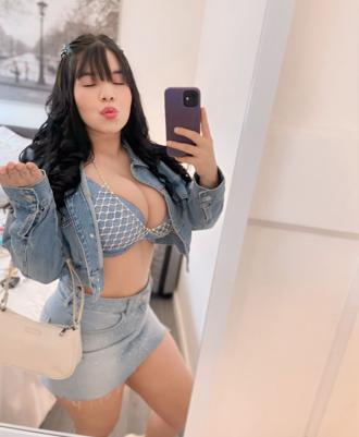 TUSLATINASFAVORITA25, 60